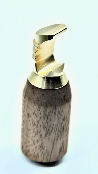 Flaschenöffner SW033  Nussholz / Messing mit Magnet